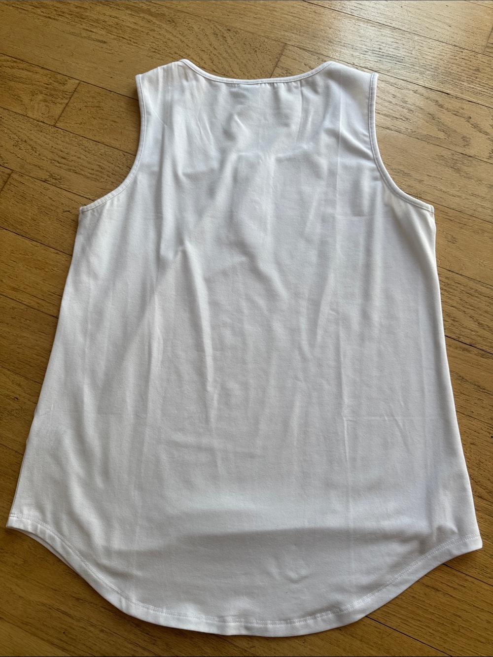 Women’s White Button-Front Tank Top, size large. - Picture 5 of 9
